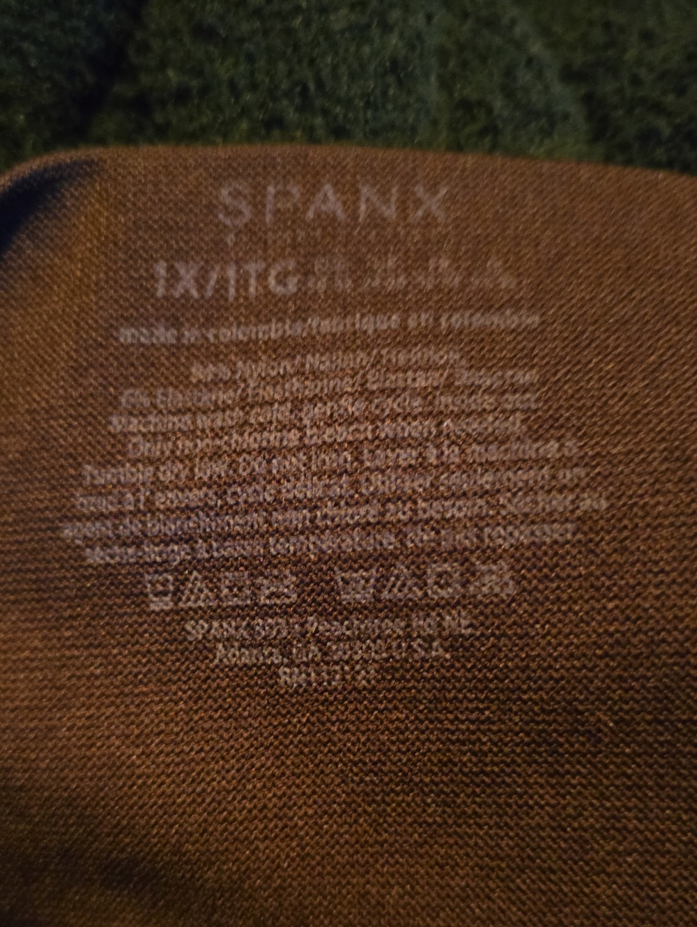 Spanx 1X Burgundy Leggings